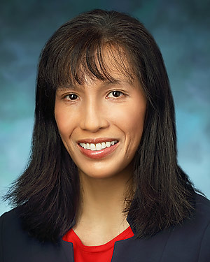 Headshot of Jennifer Kim Lee-Summers